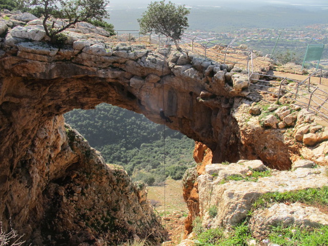 The Keshet Cave